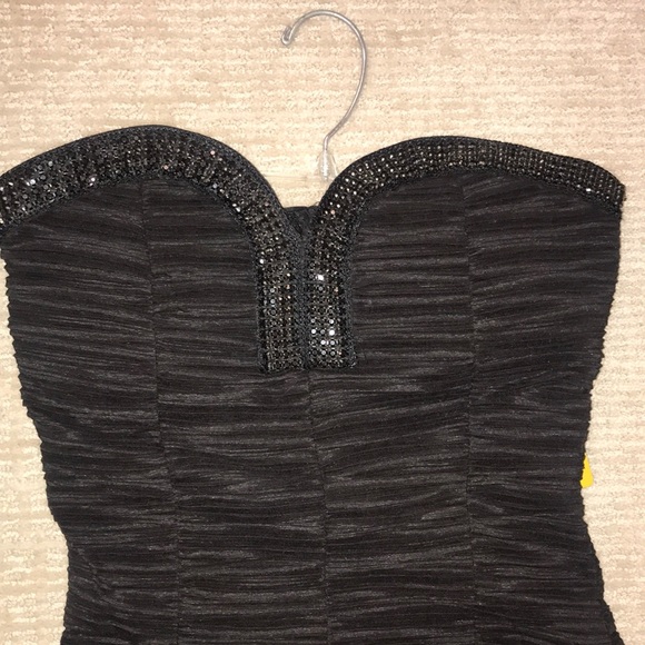 Black strapless sweetheart dress - Picture 3 of 7